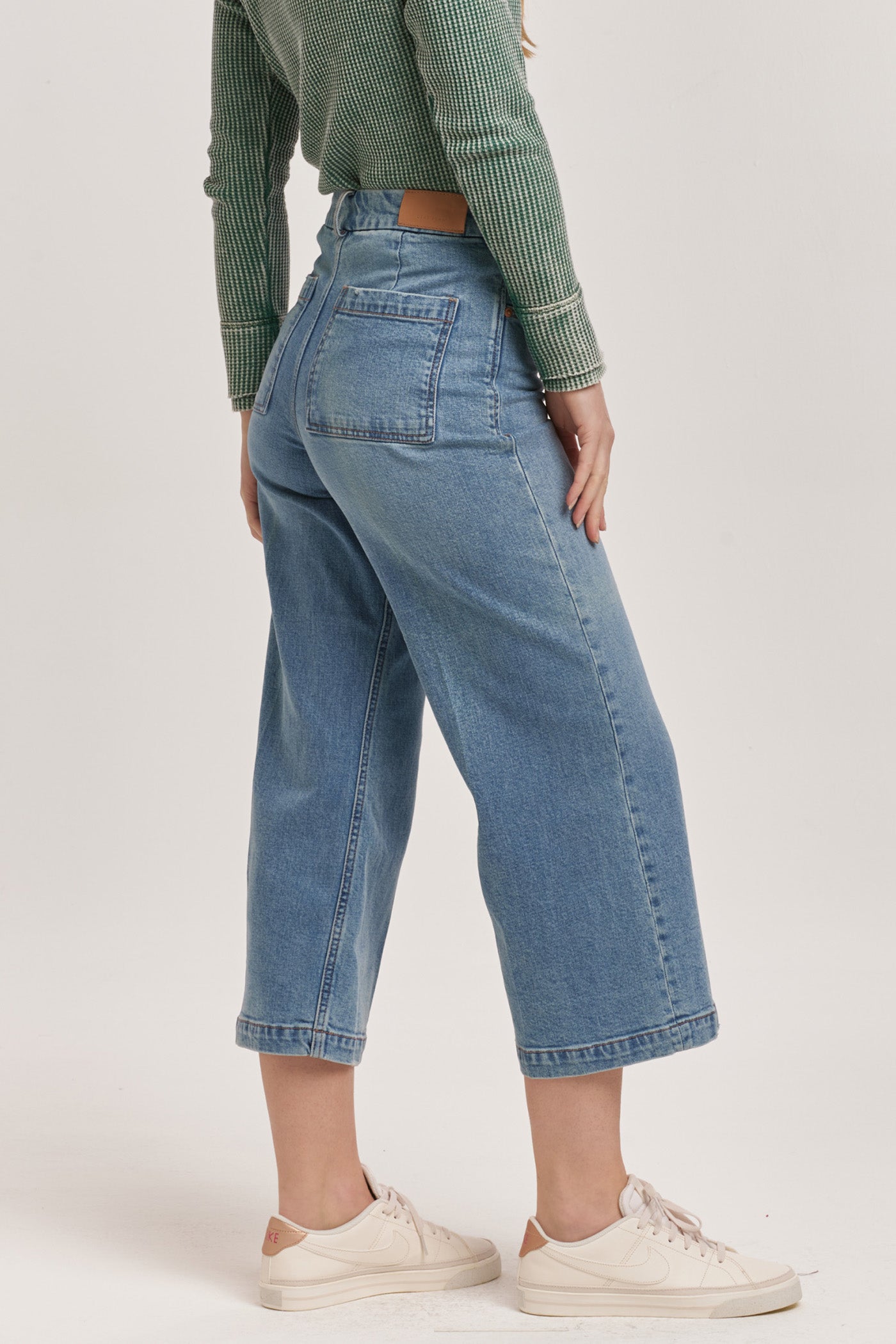 Audrey Wide Leg Crop side 1