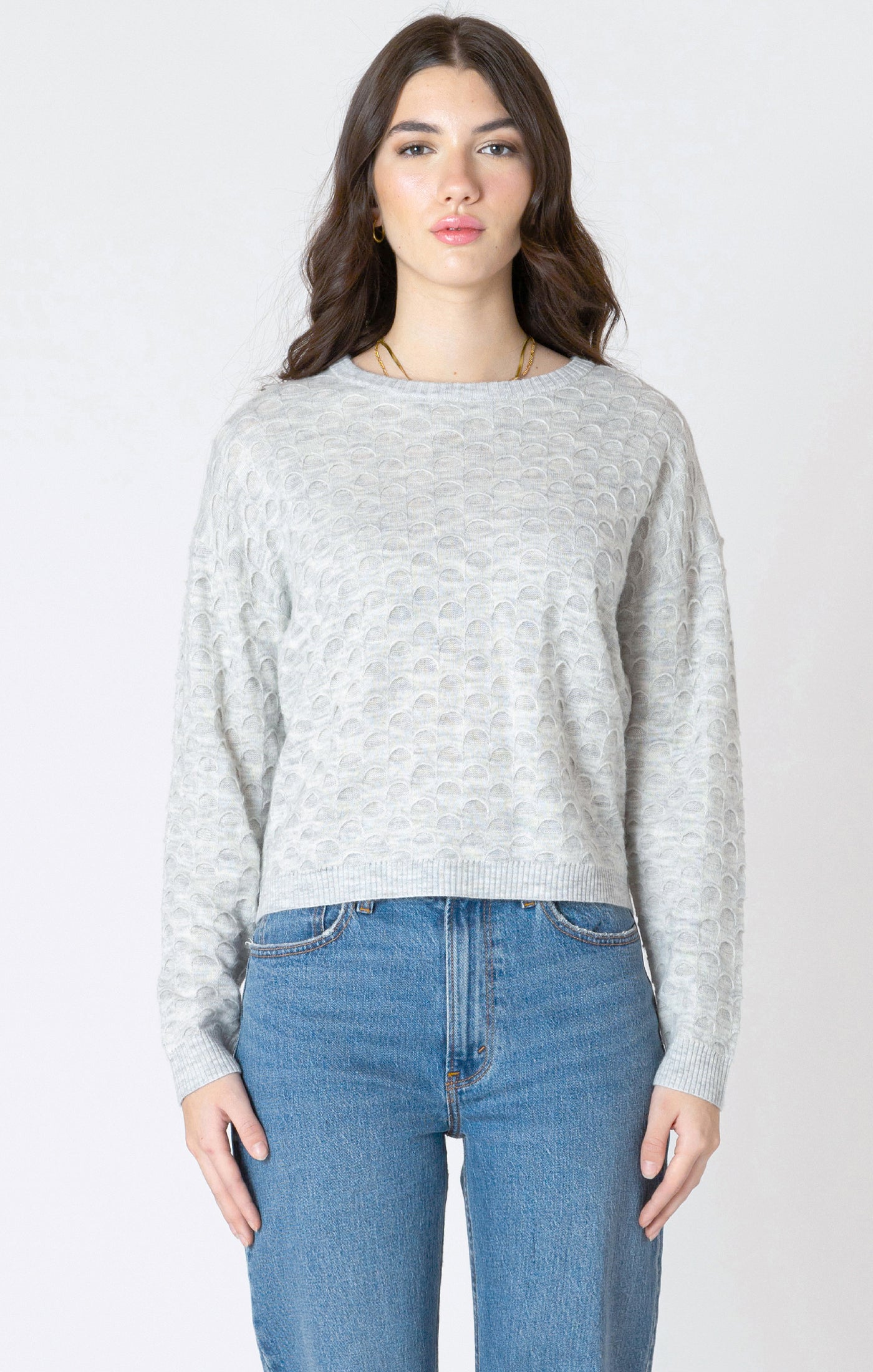 SCALLOPED STITCH SWEATER