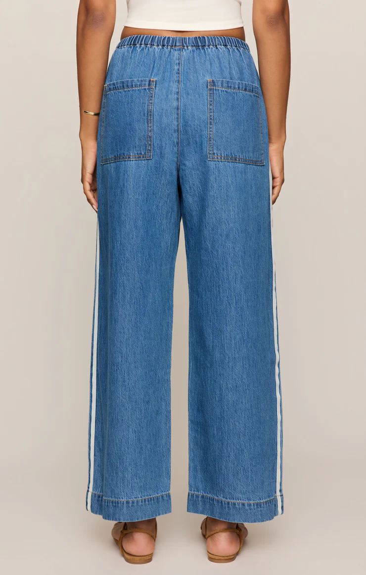 Sidelines Track Pant